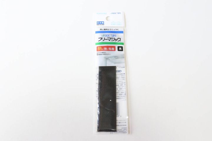 ダイソーのフリーマジック（黒、熱に強い粘着、25mm×15cm）のパッケージ