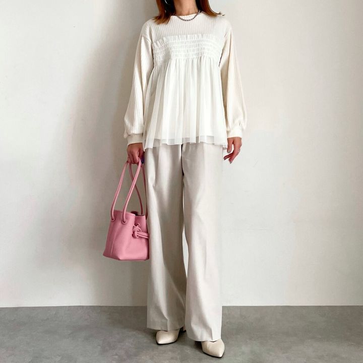 ユニクロタックワイドパンツ フレアチュールワントーンコーデ