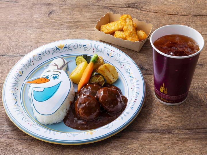 ブラウンソースのミートボールライス(ニンジン、ポテト、ズッキーニ)