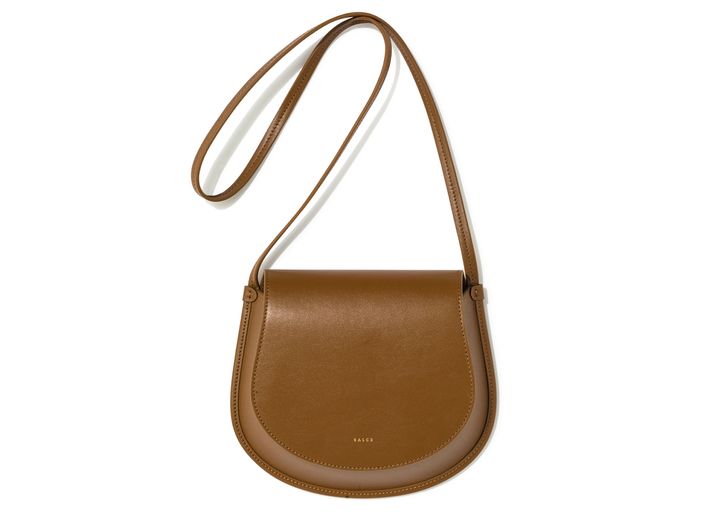 イタリア発『サルーチェ』から新型のショルダーバッグがお目見え。