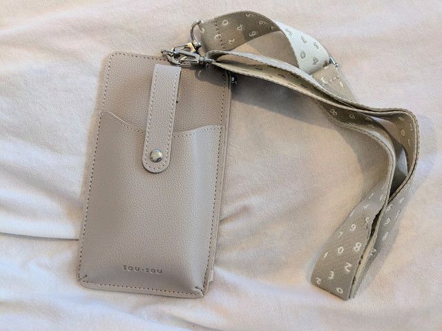 SOU・SOU レザー調スマホポシェット 全体