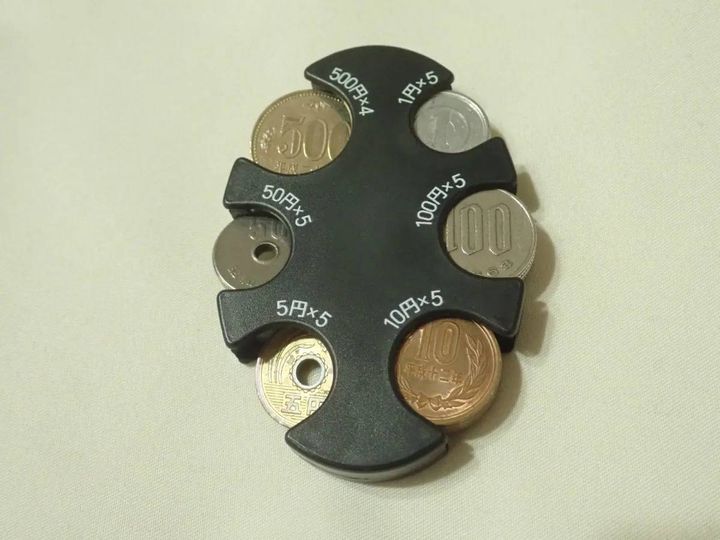 DAISO(ダイソー)：コインホルダー
