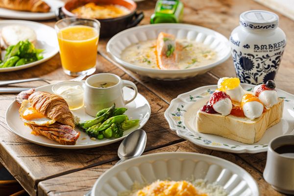 【神奈川県横浜市】10色のPIZZAなど新しいイタリアン体験を提案！「The TRATTORIA SALVATORE CAFE」誕生