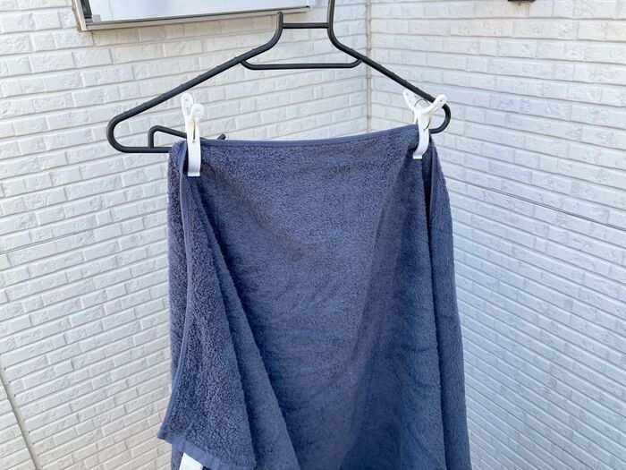 花粉で洗濯物が干せないときは！〈部屋干しの生乾きから卒業〉ハンガー干しの乾きやすいコツ3連発♪