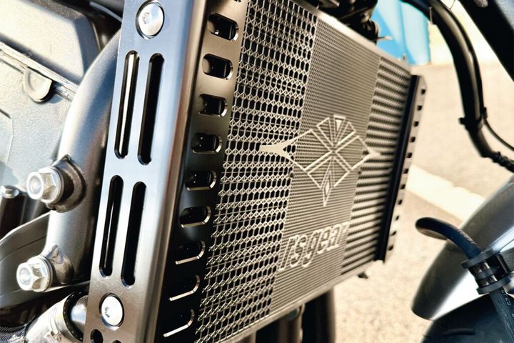 【CB1000Fカスタム】アールズ・ギア「スペンサー・スタイル」のチタンフルエキをご紹介！