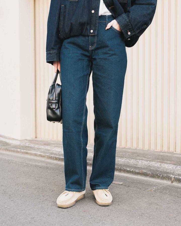 春を感じる“デニムパンツ”ルック5選。定番アイテムこそ着こなしで個性的に【TOKYO SNAP】