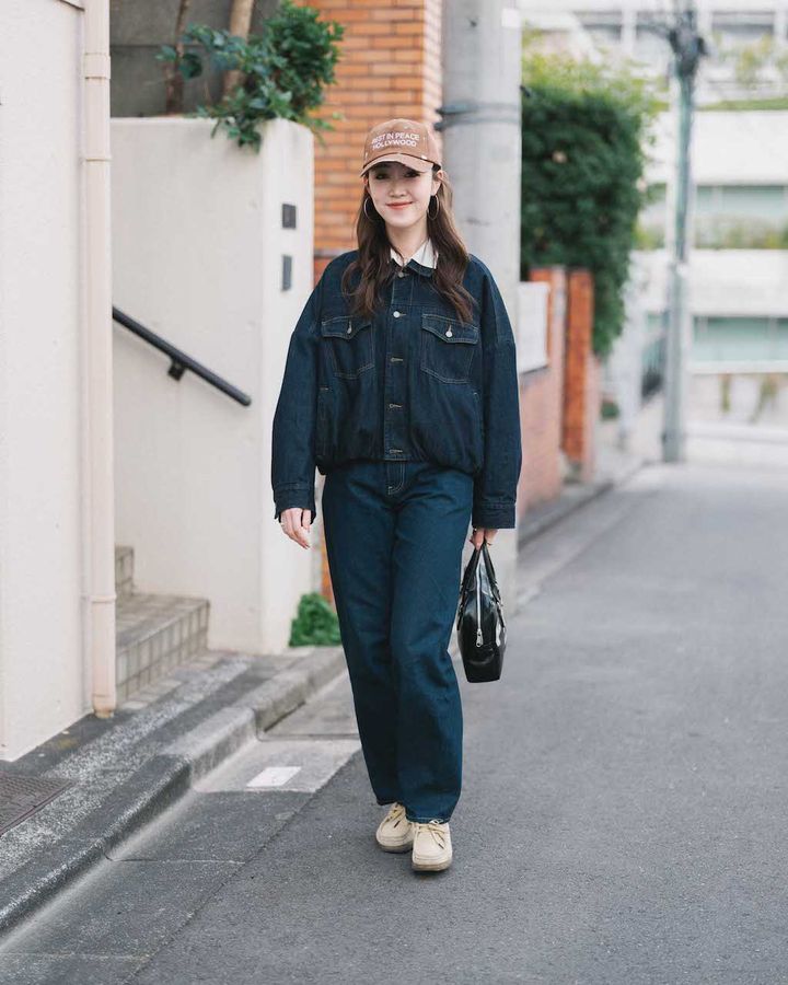 春を感じる“デニムパンツ”ルック5選。定番アイテムこそ着こなしで個性的に【TOKYO SNAP】