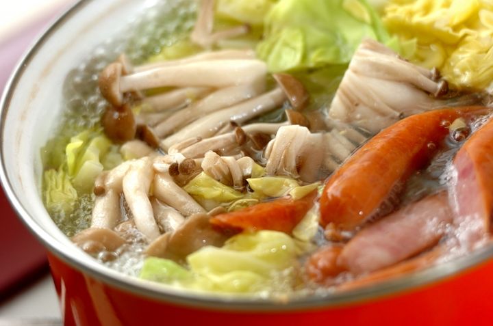 春キャベツとソーセージのホットサラダの作り方1