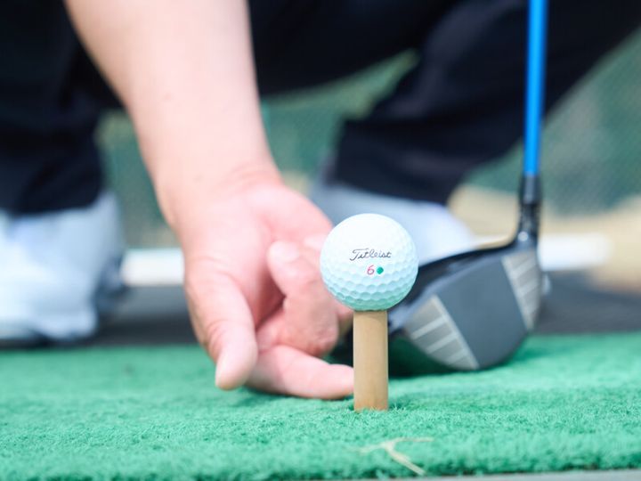 正しいアドレスはどっち？シニアプロが飛距離を伸ばす方法を解説