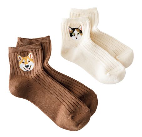 プレゼントにおすすめ！ 推しを見つけて楽しむ、動物刺しゅうの「ソックス」の画像1