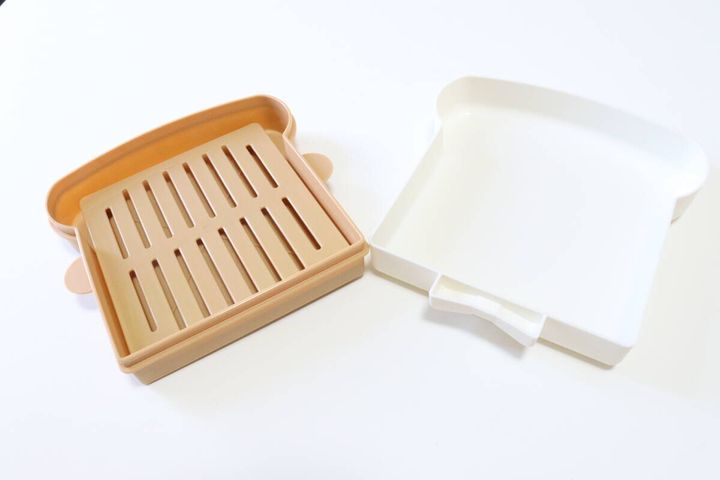 ダイソーの電子レンジで復活する食パン専用調理器