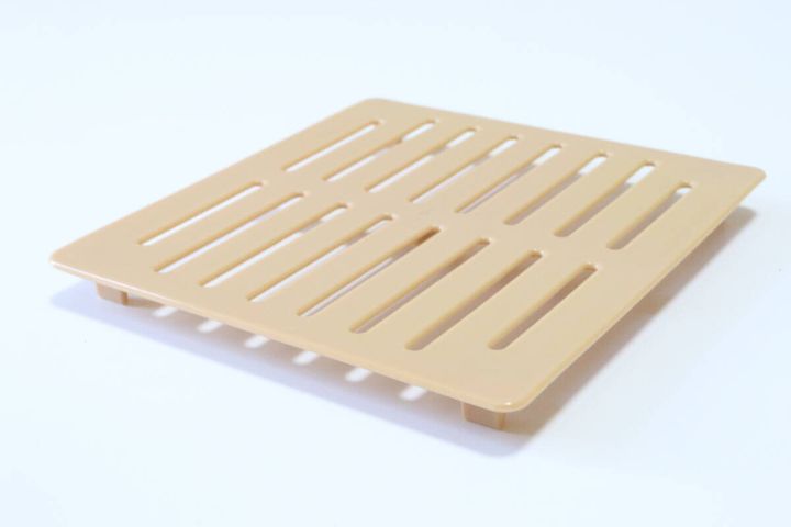 ダイソーの電子レンジ調理器 食パンのすのこ