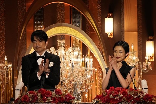 司会を務めた河合優実は、ブラックのノースリーブドレスで参戦 [c]日本アカデミー賞協会