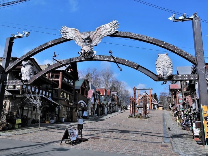 All About ニュース編集部が全国250人を対象に実施した「温泉地」に関するアンケートの調査結果から、1人旅で行きたいと思う「北海道の温泉地」ランキングを発表！ 2位「阿寒湖温泉」を抑えた1位は？