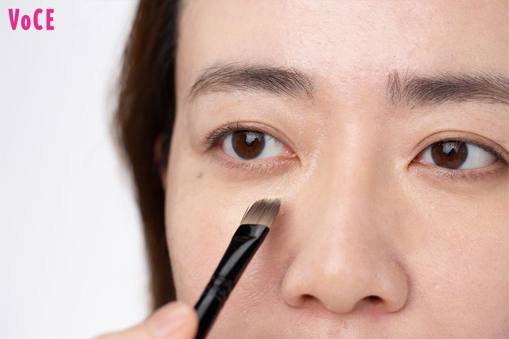 「まだクマが透けてる！」なら、リキッドコンシーラーの出番！