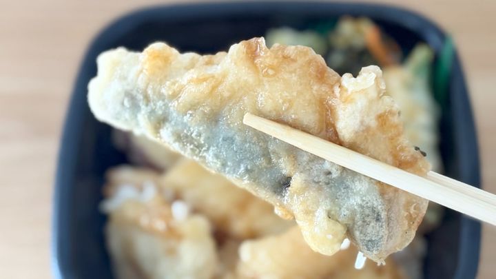【期間限定】で人気の味が再登場！【ほっともっと】の「海鮮天丼」が贅沢