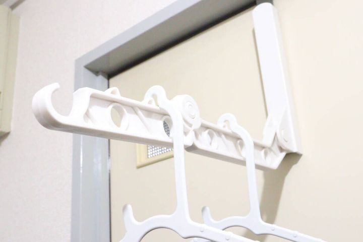 ダイソーの折り畳み式物干しラックは洗濯物の耐荷重約2kgまで干せる