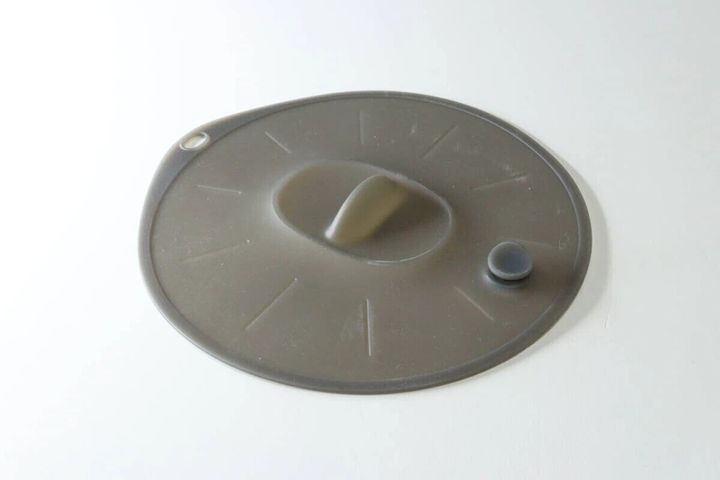 ダイソー エア弁付シリコーン蓋（23cm）