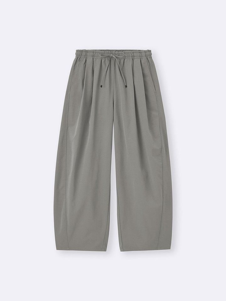 GUのバレルアンクルパンツ