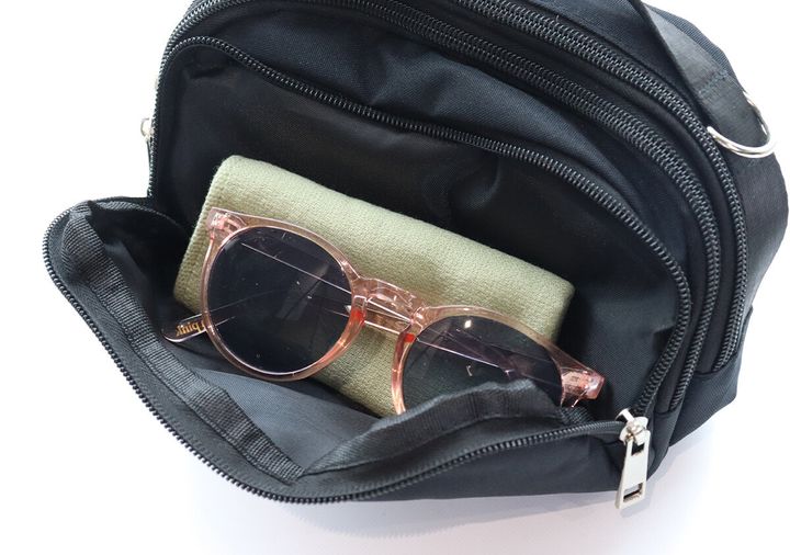 宝島社ムック付録の96猫（くろねこ）ぬこたさんの2Way3層ポーチ5