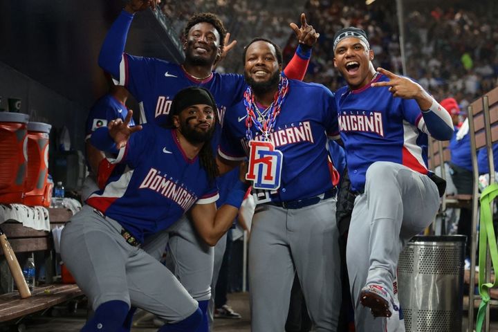 WBCドミニカ共和国代表ブラディミール・ゲレーロJr.（写真中央）（C）ロイター