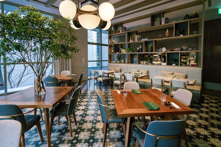 2階のバー＆レストラン