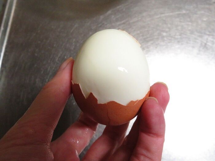 もう『ボロボロのゆで卵』は卒業！お家にあるアイテムをちょい足しするだけで、プロ級の仕上がりに♡