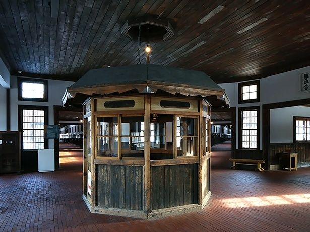 八角形の特徴的な構造をした中央見張所 写真提供＝博物館 網走監獄