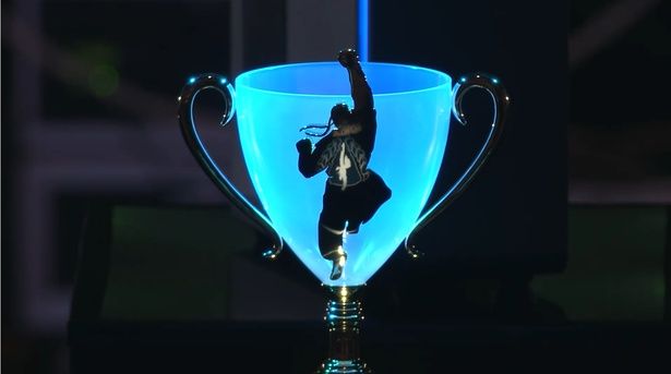 CAPCOM CUP 12優勝トロフィー (C)CAPCOM