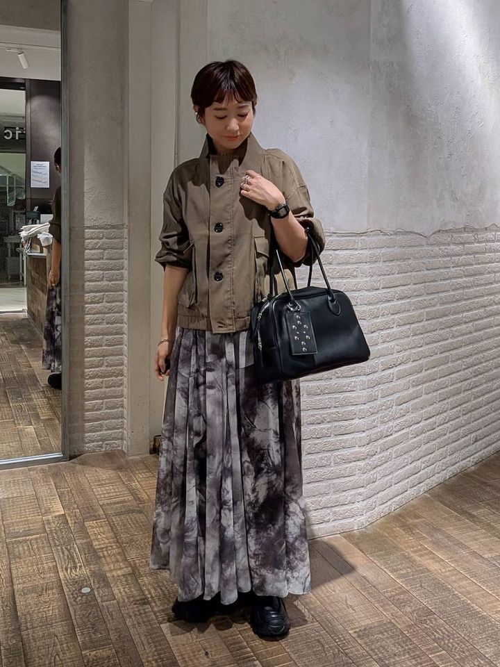 ふんわりとした素材を使ったコーデの引き締め役にも◎ 出典：WEAR