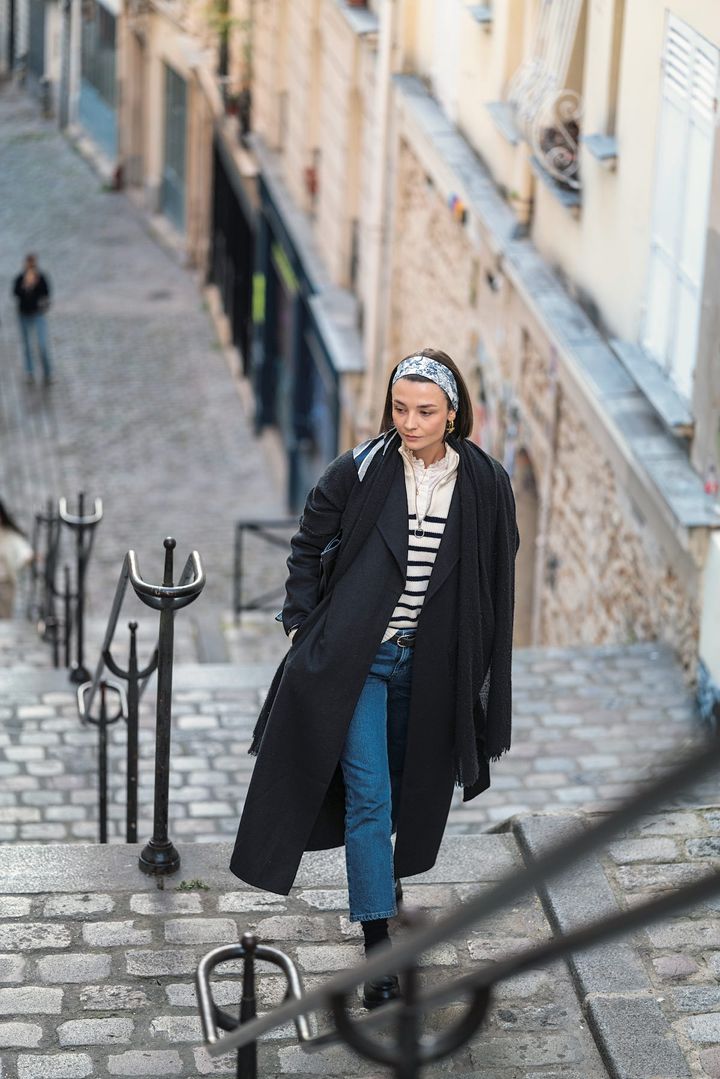 春の訪れを感じるデニムコーデが続々と登場！【パリジェンヌの一週間コーデ】