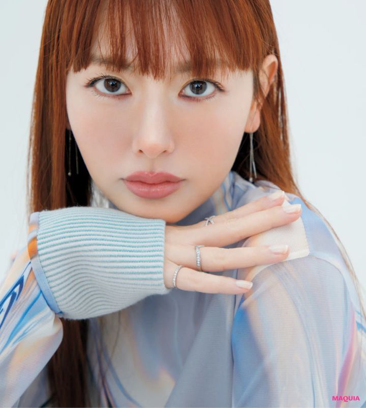 鈴木えみ 【新・平成メイク】「バチバチ目力」を令和版にアップデート！ 切り込みライン×赤みブラウンシャドウで今っぽく