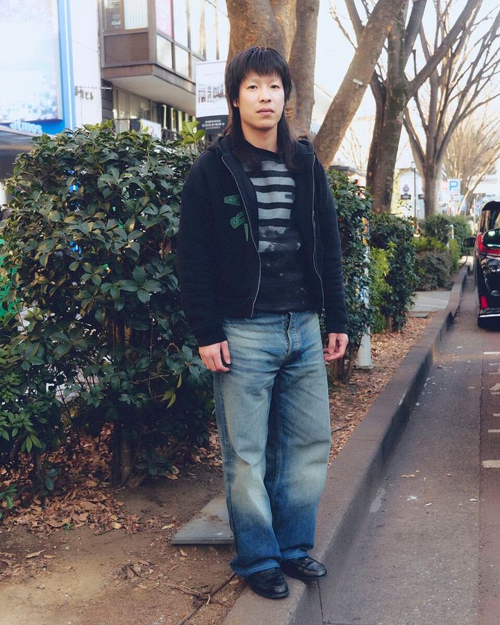 【スナップ】ブレインデッドのジップフーディ―とデニムパンツを「スタイリッシュに」