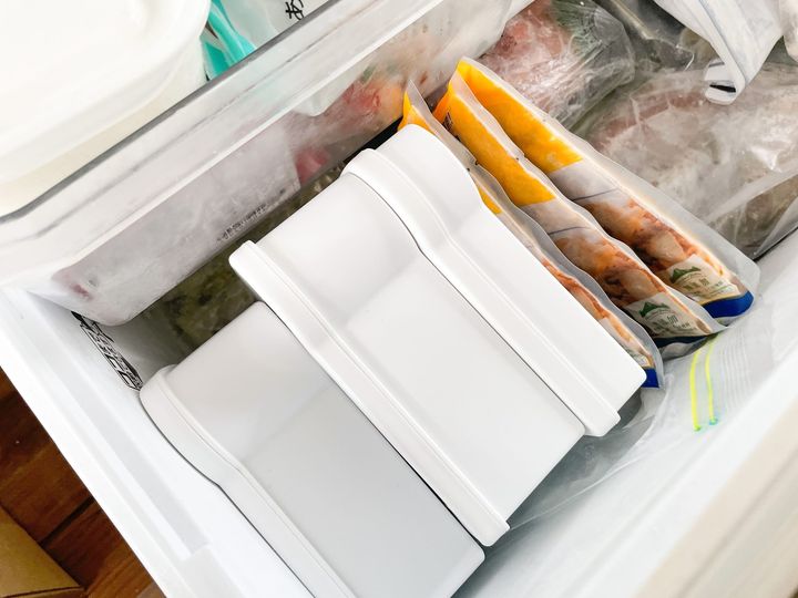 100円グッズなどを活用して立てて収納するといい