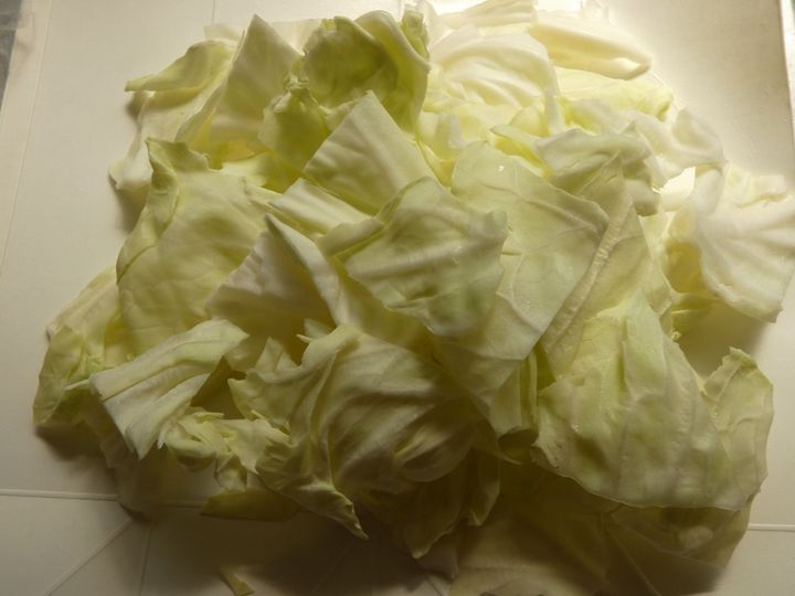 調味料一つだけ！「キャベツと肉団子のさっと煮」