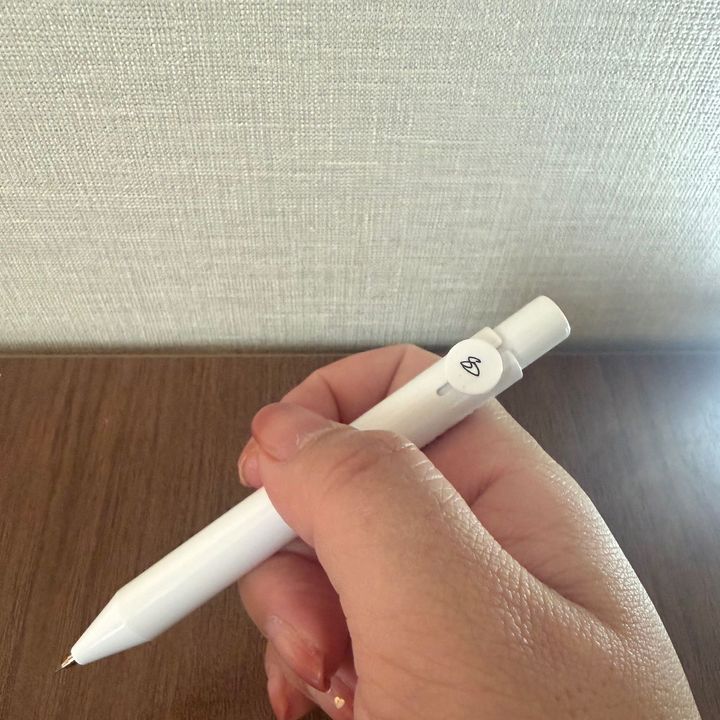 近未来な「書ける芯ケース」に感謝！面倒なシャー芯の詰め替え、次は1年後でも大丈夫？