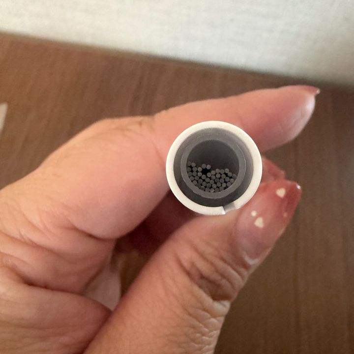 近未来な「書ける芯ケース」に感謝！面倒なシャー芯の詰め替え、次は1年後でも大丈夫？