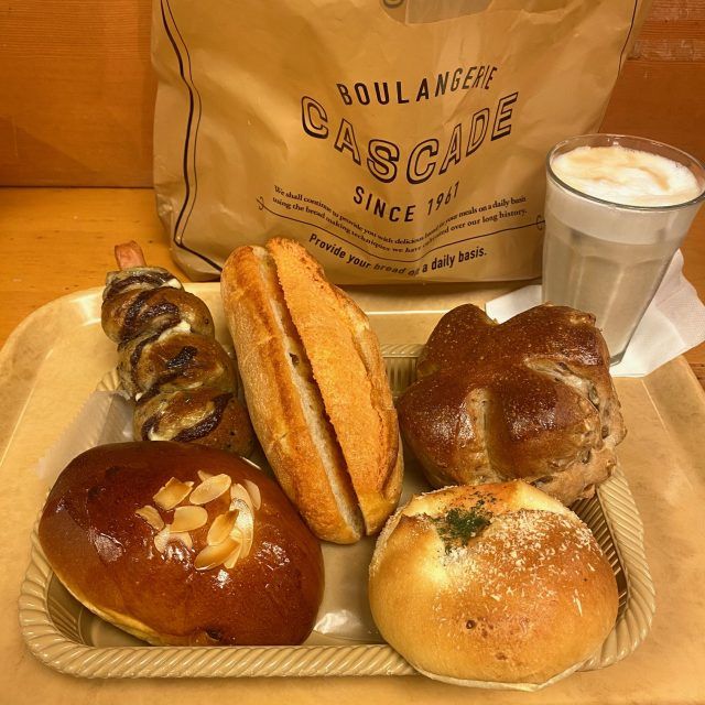 パンが入っているバスケット