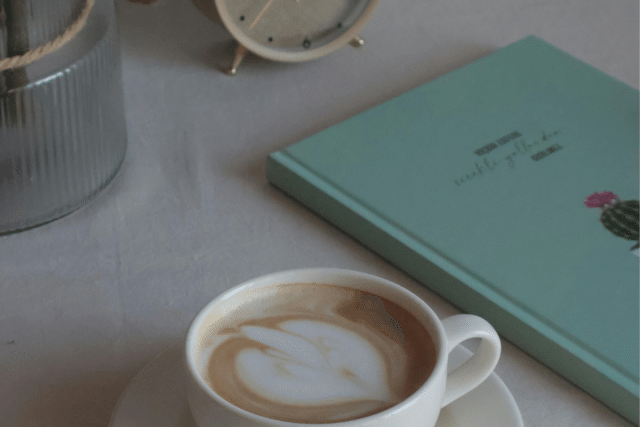 カフェラテとノート