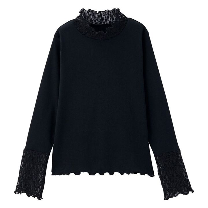 しまむらのシアーレースプルオーバー（田中里奈）