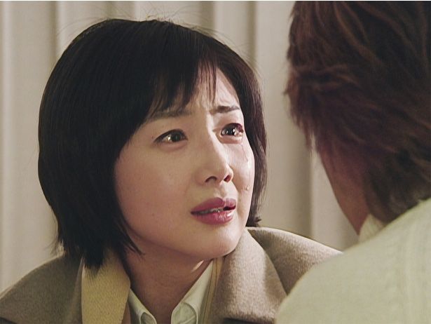 高校時代に突然の交通事故で初恋の人を失ったチェ・ジウ演じるユジン [c]2025. KBS. All rights reserved