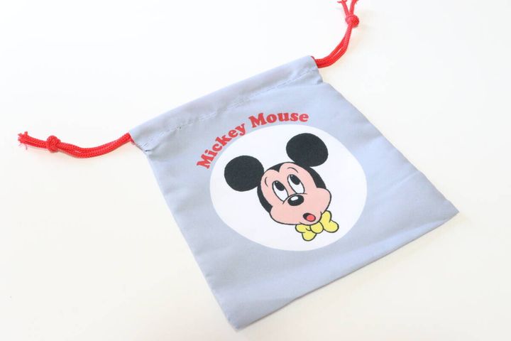 ダイソーの巾着、スクエア（ミッキー＆フレンズ）のビジュアル