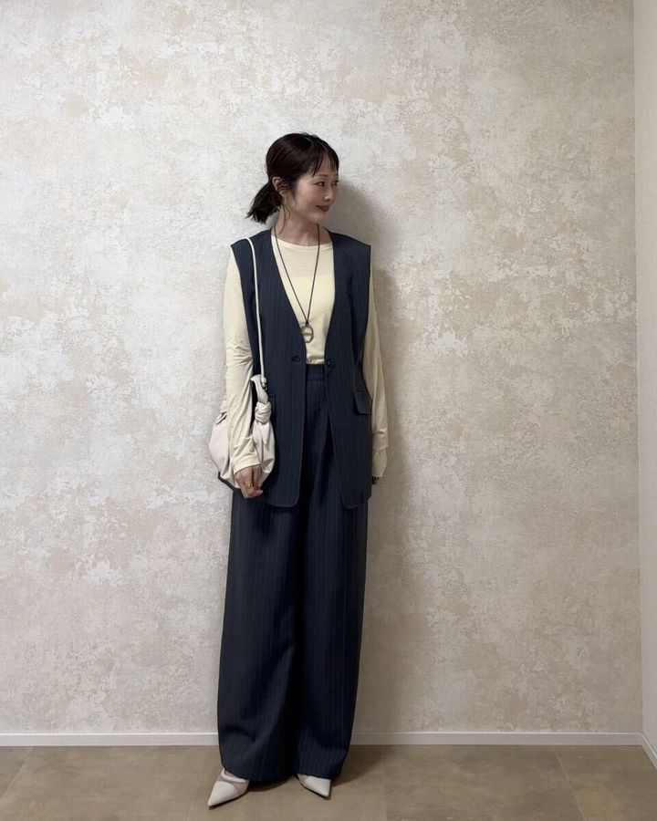 ユニクロシアーTとジレセットアップコーデ