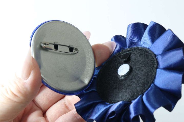 セリア 缶バッジ用ロゼット マグネット 落下防止リボン