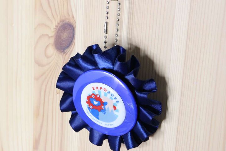 セリア 缶バッジ用ロゼット 完成 缶バッジ