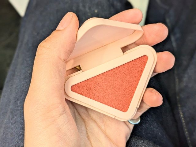 プラダ タッチ チーク アップ