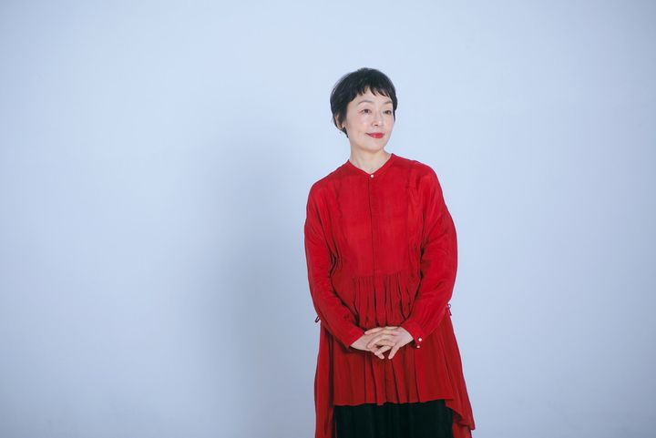 小林聡美が思う家族や友人との心地よい形「距離感を持ちながら味方でいてくれる」 width=