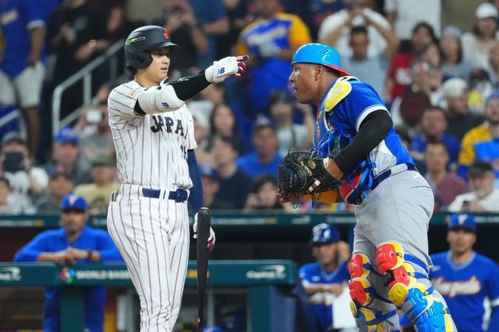 打撃妨害を主張する侍ジャパン・大谷翔平（C）Getty Images