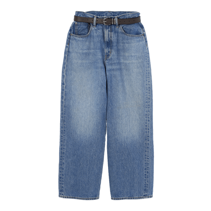 ベルト￥1,290、バギージーンズ〈メンズ〉￥2,990（ジーユー）