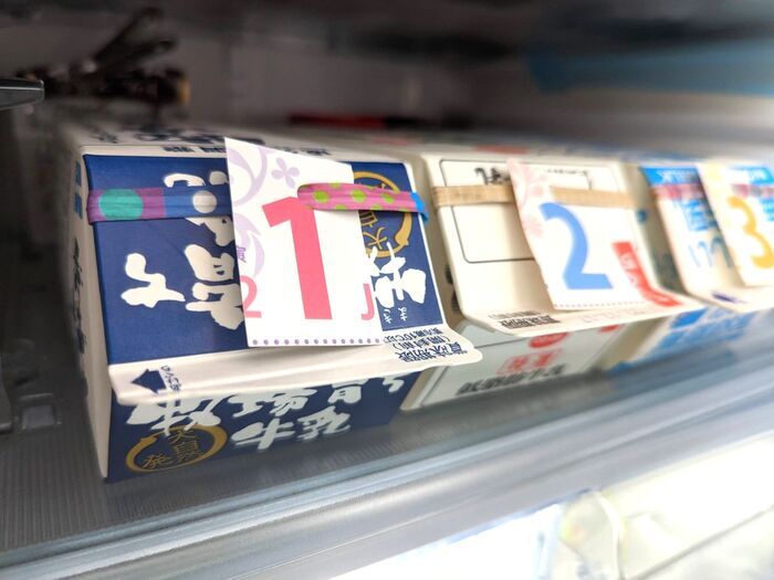 なんとなく保管しちゃう『ビニタイ』がたった10秒で変身→便利でかわいい家事グッズに♡